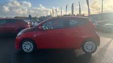 Toyota Aygo 1.0 VVT-i X-Play 5dr x-shift Petrol Hatchback